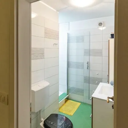 Martha Apartment *