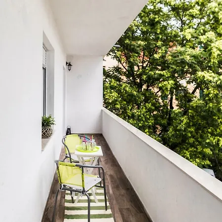 Martha Apartment *